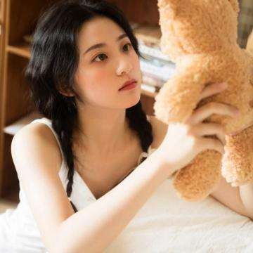 调查：仅10%的日本受访者认为“在家带娃的男性缺少男子气概”
